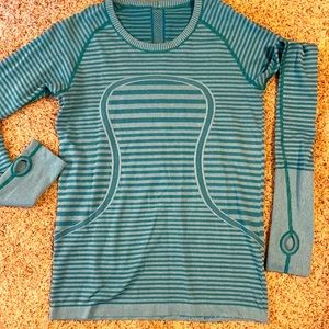 Lulu lemon Swiftly long sleeve shirt, LIKE NEW!